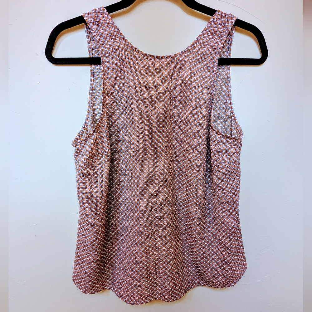 Sleevless Top With Geometric Pink And Orange Pattern